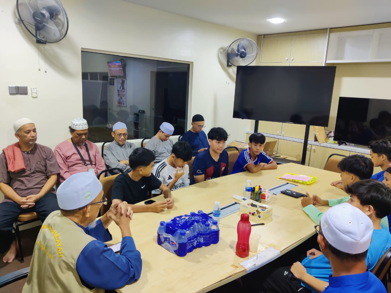Penghargaan Saguhati kepada Pasukan Nadi SAH di Surau Al-Hidayah